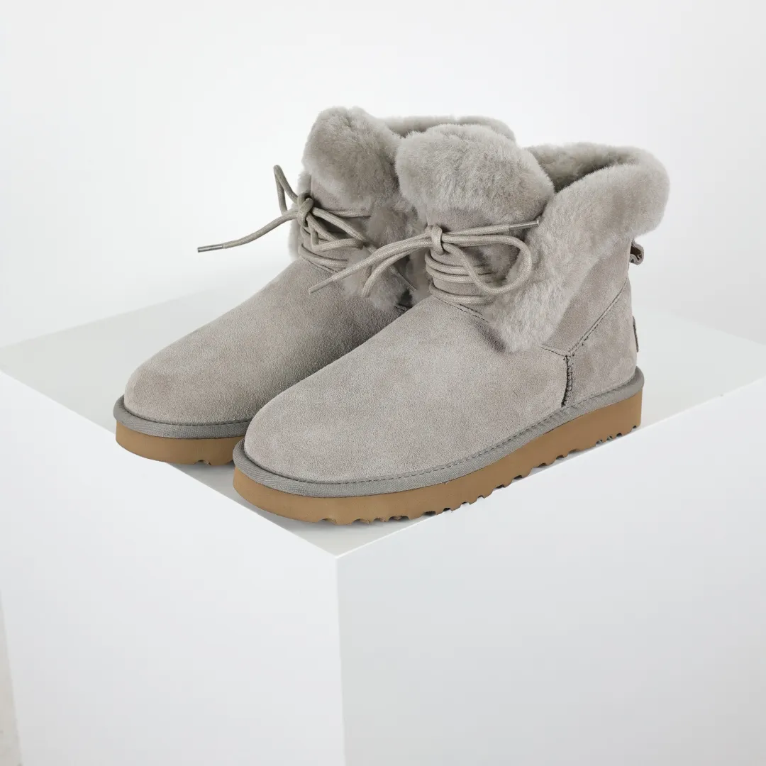 Pick up locally 💰620. The core recommendation is good price. The platform’s foreign trade is exclusively for UGG Classic women’s snow boots 1174576. Produced by the ten-year-old brand shoemaking factory production line. Pay attention to every detail. Longfeng A-grade genuine sheep fur is integrated. It is built in full compliance with the ZP process. Size: 35 36 37 38 39 40